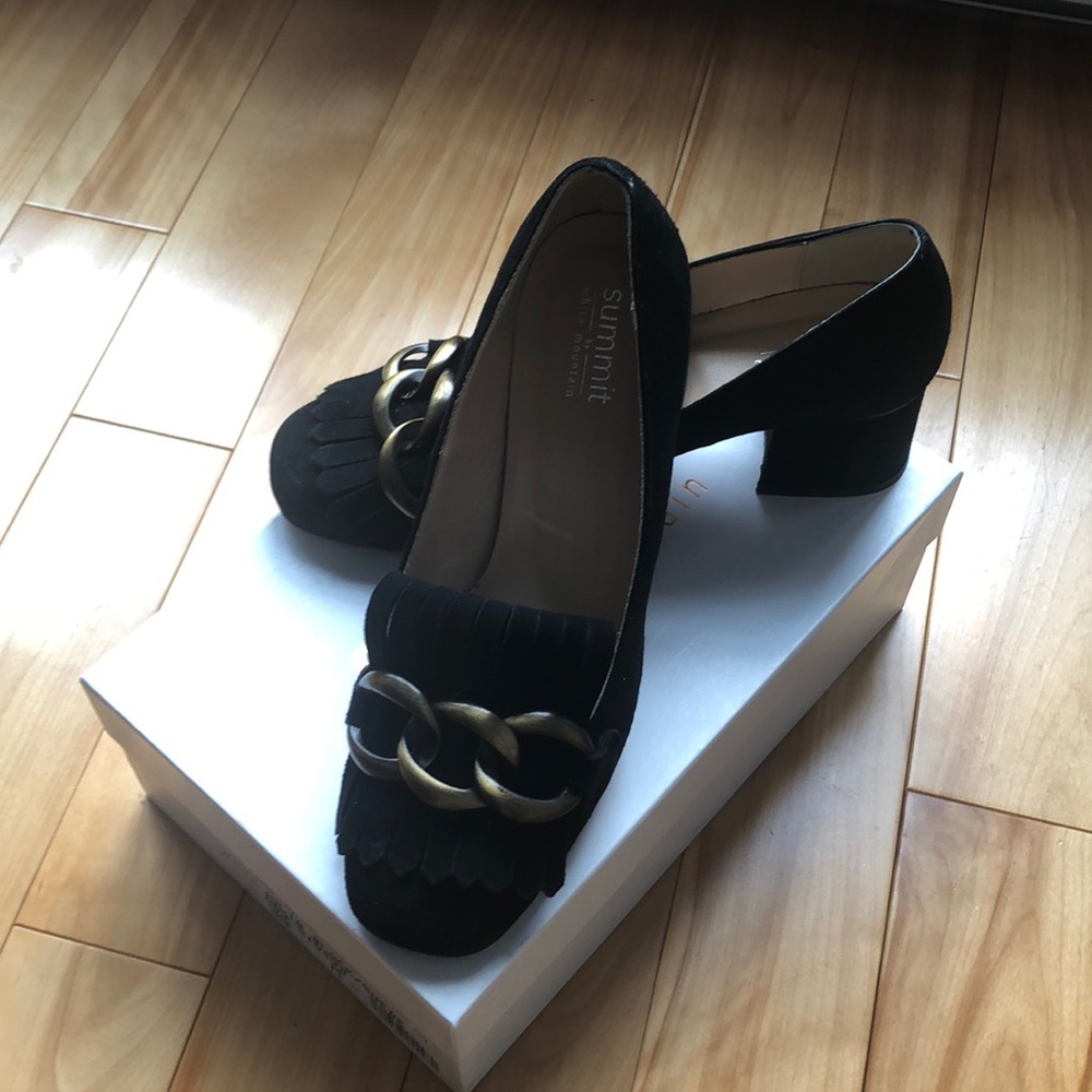 SUMMIT by white mountain suede heeled loafer